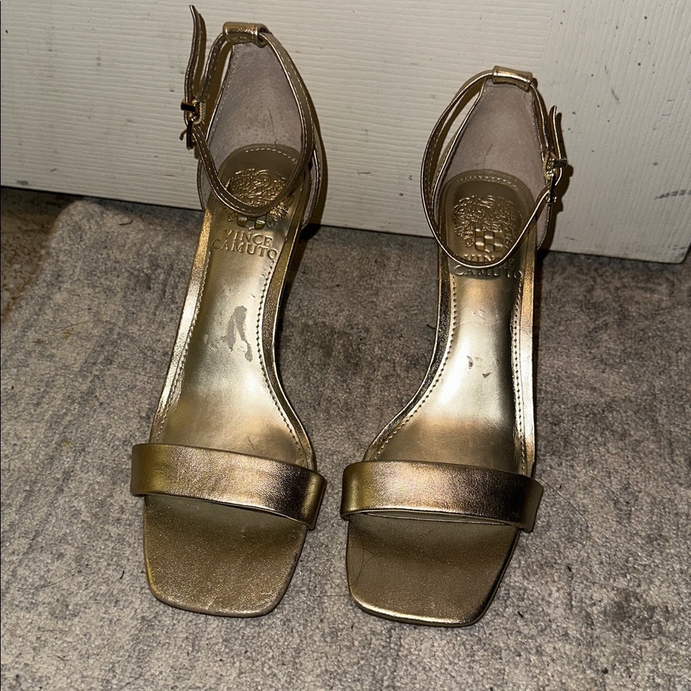 Gold leather Vince Camuto dress sandal